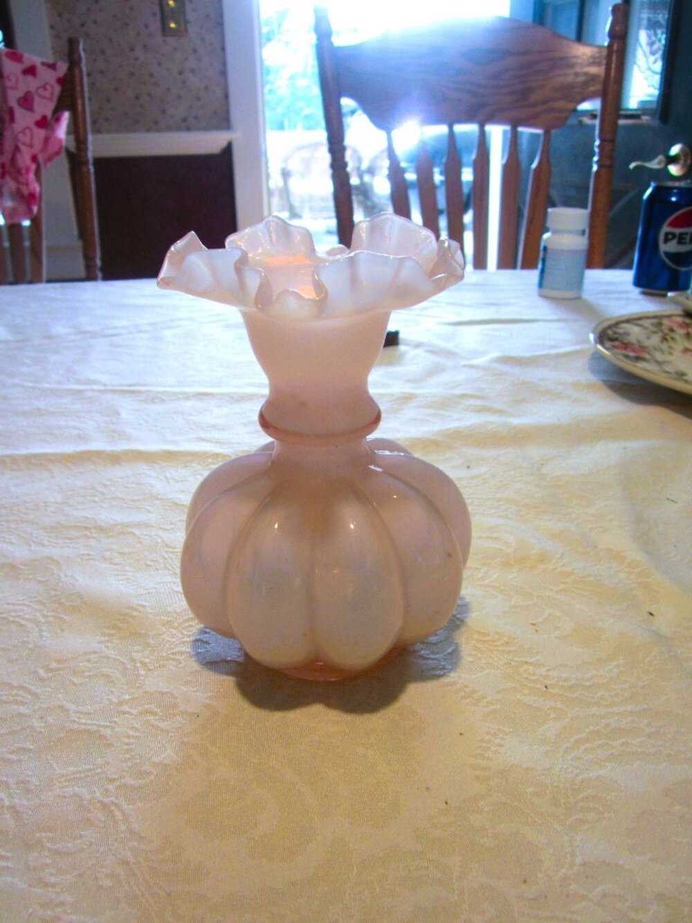 VTG FENTON ANGEL SKIN CORAL VASE, BEAUTIFUL GLASS ART